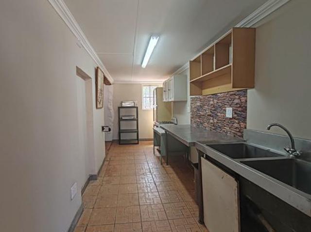 Flat for rent in North West