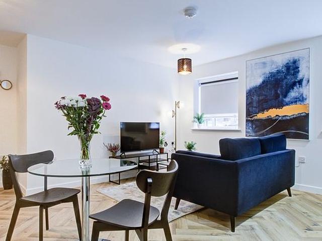 Apartment for rent in London Borough of Merton, Mitcham
