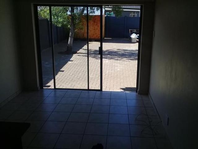 Flat for rent in Frances Baard, Northern Cape
