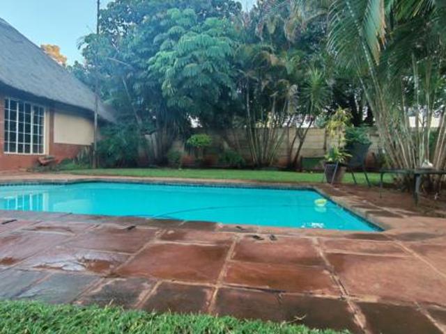 Flat for rent in North West