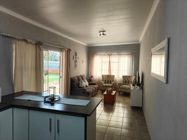 Flat for rent in North West