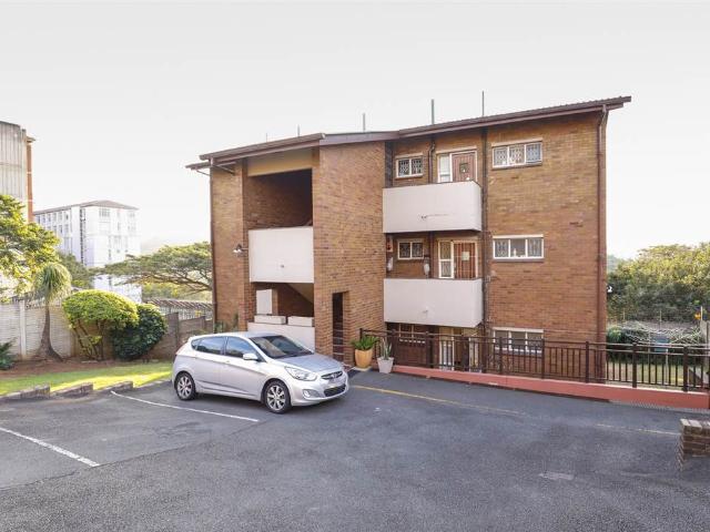 Flat for sale in Seaview, Kwazulu-natal