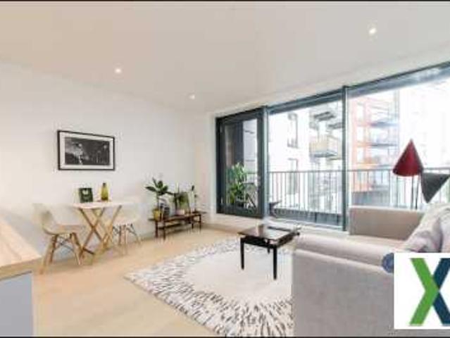 Flat for sale in Stratford