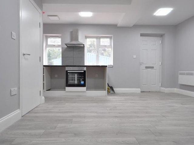 Apartment for rent in Poverest, Greater London