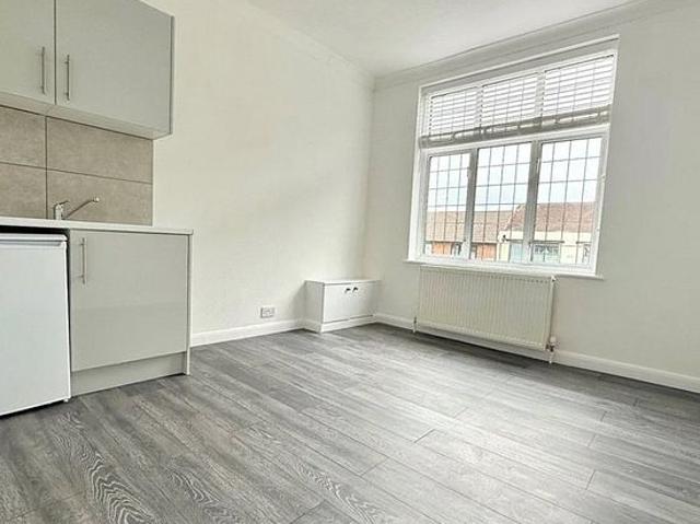 Apartment for rent in Petts Wood, Greater London
