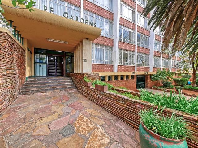 Flat for sale in Johannesburg