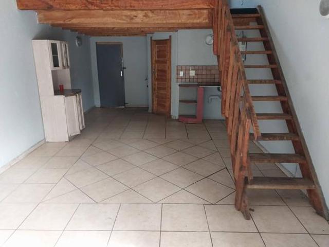 Flat for rent in Waterkloof, Gauteng