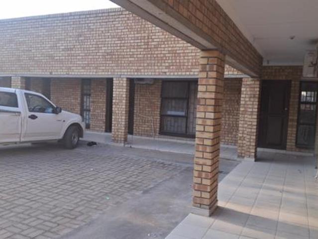 Flat for rent in Phalaborwa, Ba-Phalaborwa Local Municipality
