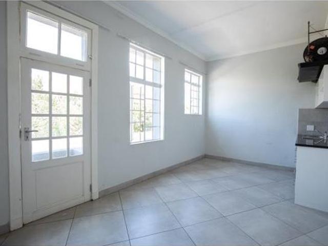 Flat for rent in Waterkloof, Gauteng