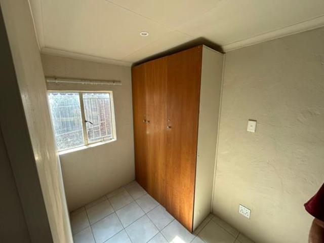 Flat for rent in North West