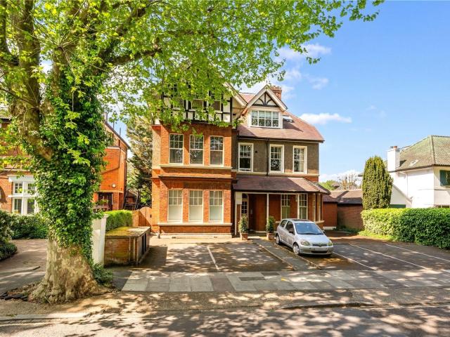 Apartment for rent in St Margarets, Greater London