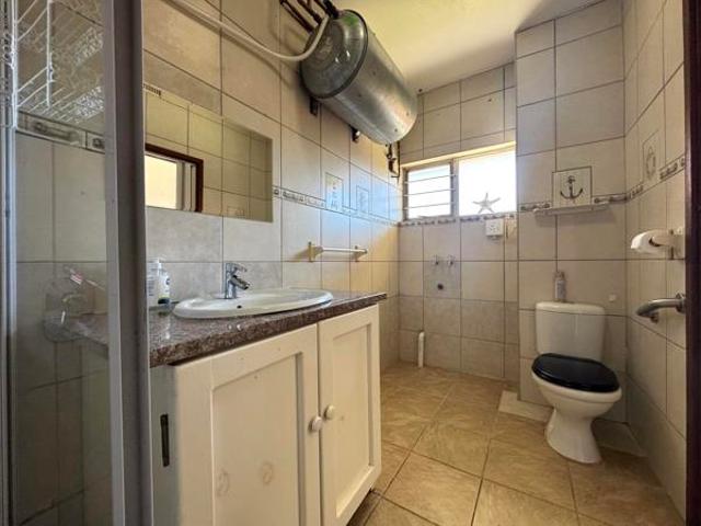 Flat for sale in Scottburgh, uMdoni Local Municipality