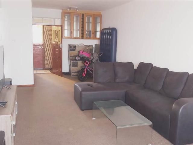 Flat for sale in Seaview, Kwazulu-natal