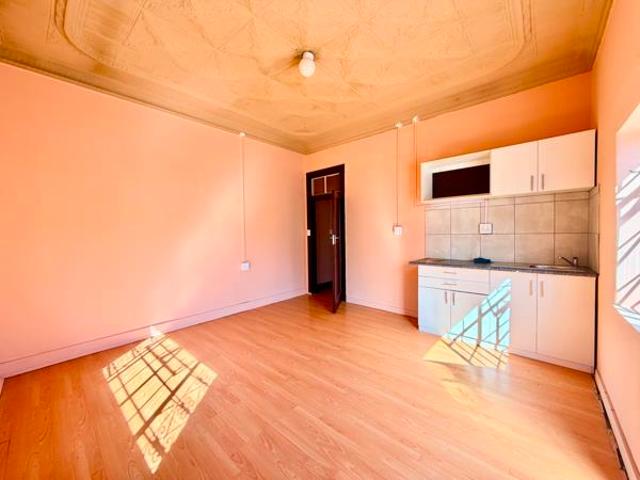 Flat for rent in Vosloorus, Gauteng