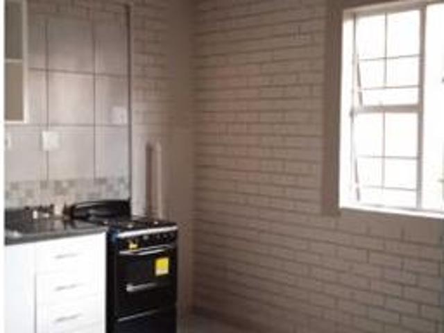 Flat for rent in Waterkloof, Gauteng