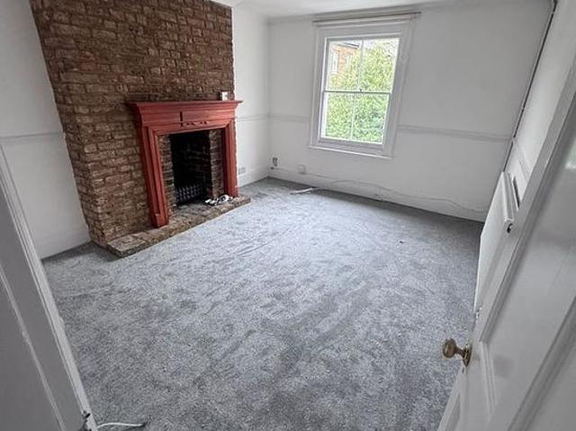 Apartment for rent in Royal Borough of Kingston upon Thames, Greater London