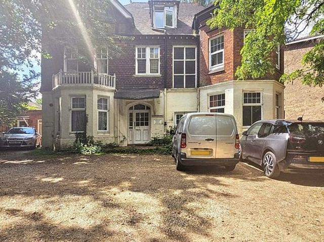 Apartment for rent in Oakhill, Greater London