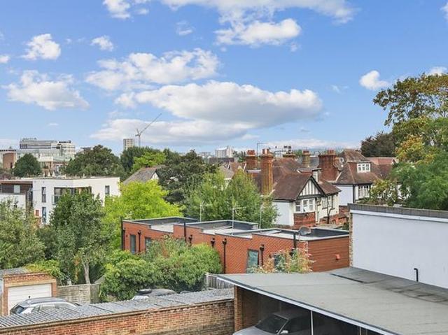Apartment for rent in Surbiton, Greater London