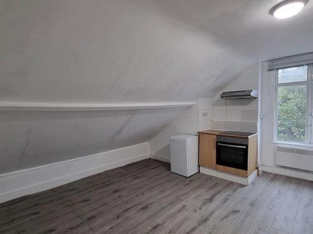 Apartment for rent in London Borough of Croydon, Thornton Heath