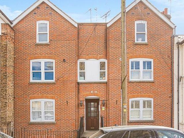Apartment for rent in St Margarets, Greater London