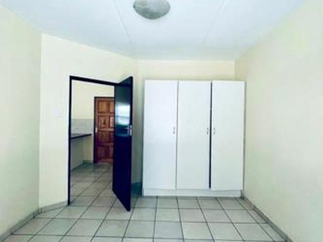 Flat for sale in Vanderbijlpark, Emfuleni Local Municipality