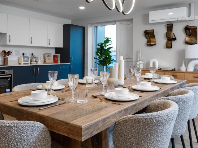 Apartment for rent in Ashley Park, Surrey