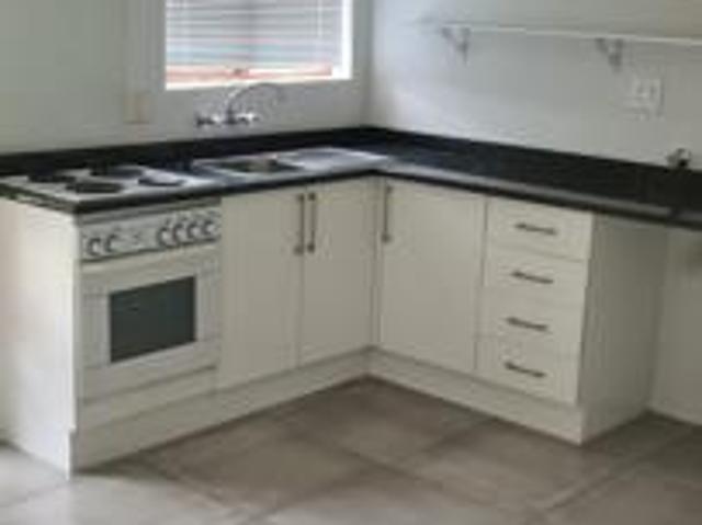 Flat for rent in Waterkloof, Gauteng