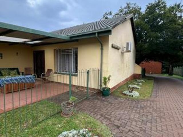 Flat for rent in North West