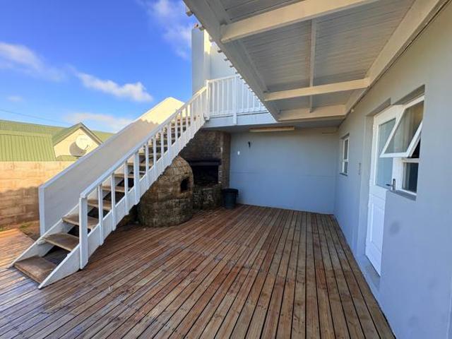 Flat for rent in Bushmans River Mouth, Eastern Cape