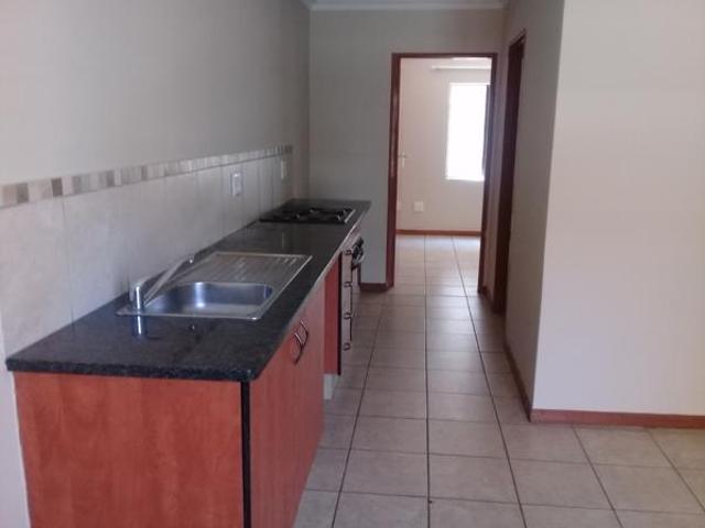 Flat for rent in Waterkloof, Gauteng