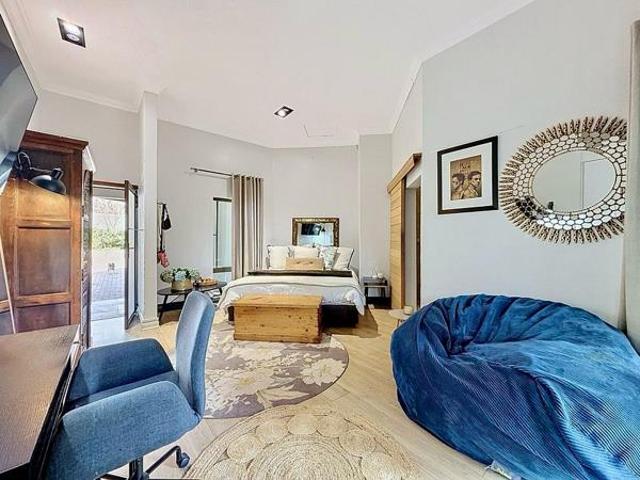 Flat for rent in Waterkloof, Gauteng