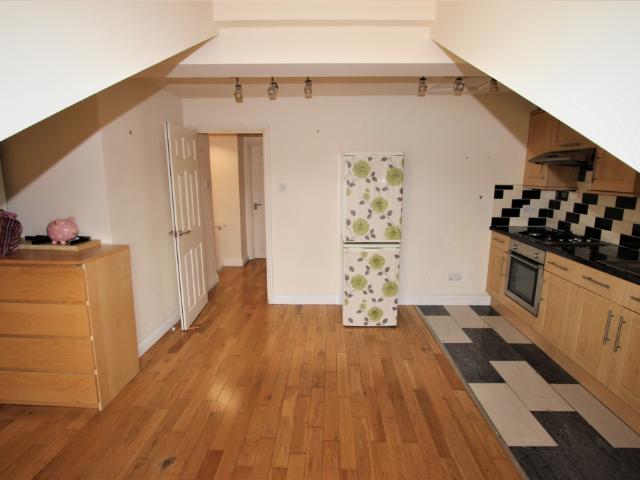 Apartment for rent in London Borough of Croydon, Sanderstead