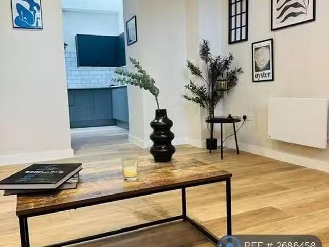 House for rent in Kingswood, School House