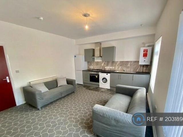 House for rent in Calderstones