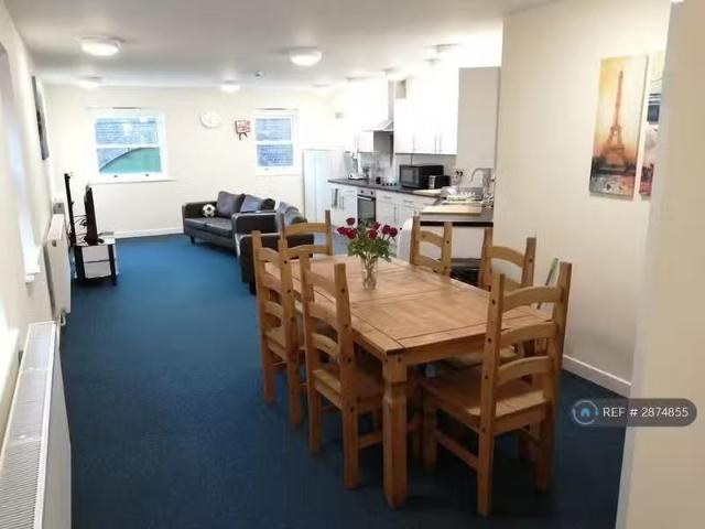 House for rent in Green Close, Warwickshire