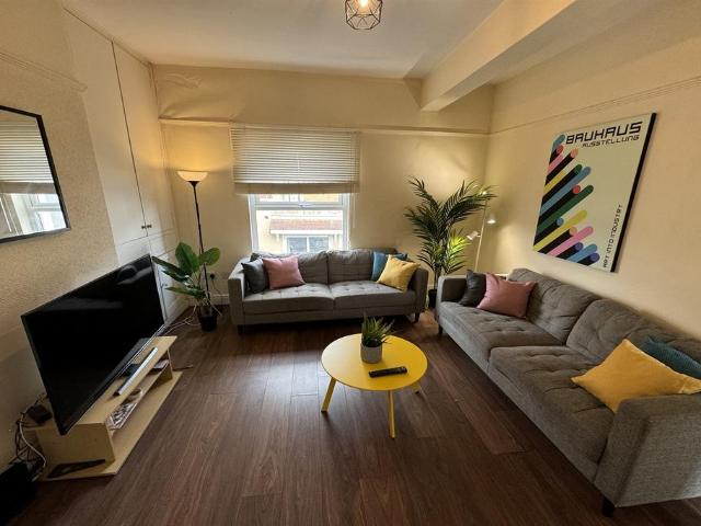 Room for rent in Attenborough, East Midlands