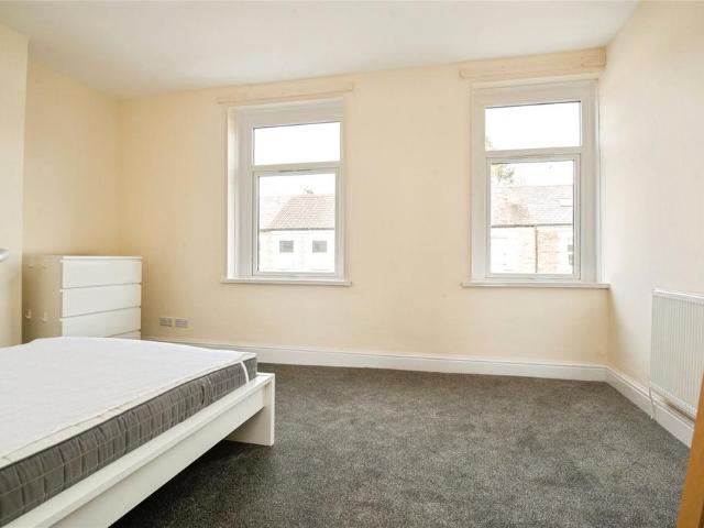 Room for rent in Plasnewydd, Falcon Lodge