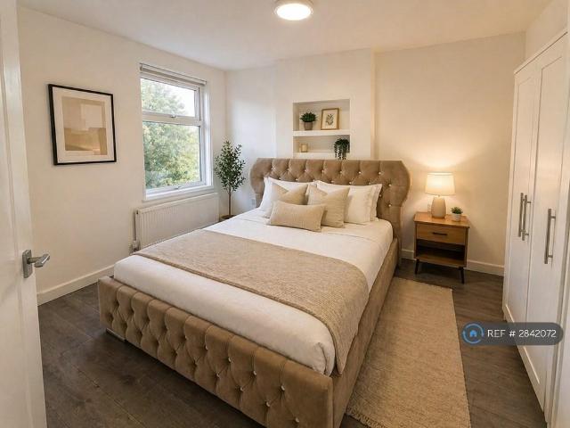 Room for rent in Freezywater, Greater London