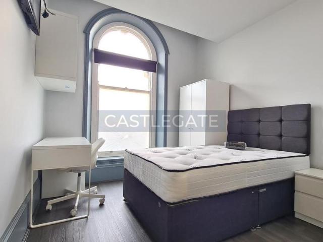 Room for rent in Highfields, Huddersfield