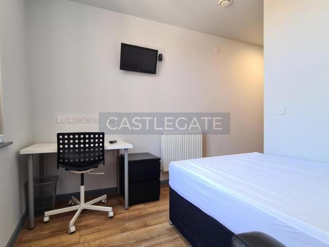 Room for rent in Highfields, Huddersfield