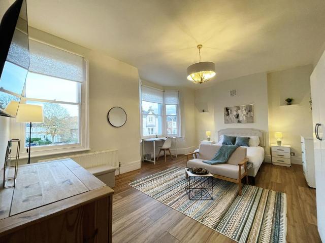 Room for rent in West Hampstead, Greater London