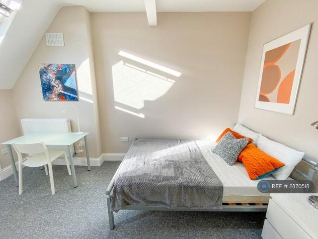 Room for rent in London Borough of Croydon, Sanderstead