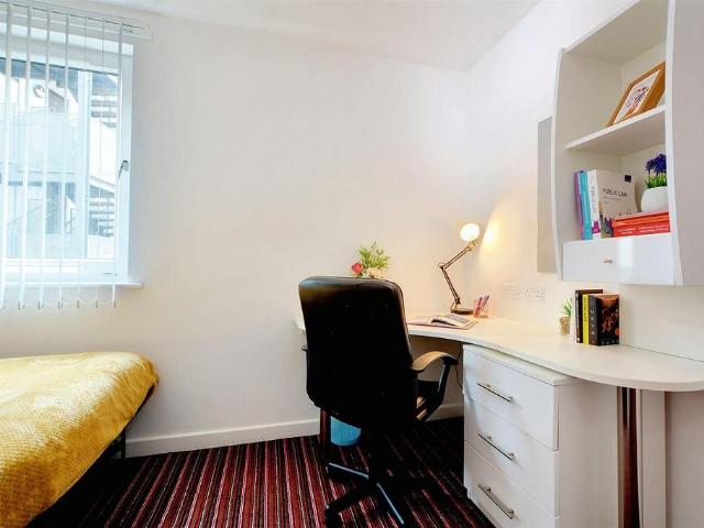 Room for rent in Pinfold, Leicestershire
