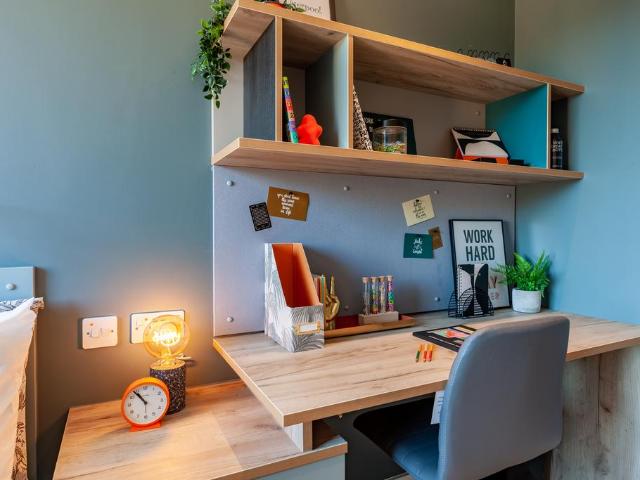 Room for rent in Ropewalks, Calderstones