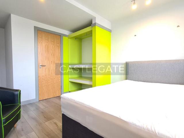 Room for rent in Highfields, Huddersfield