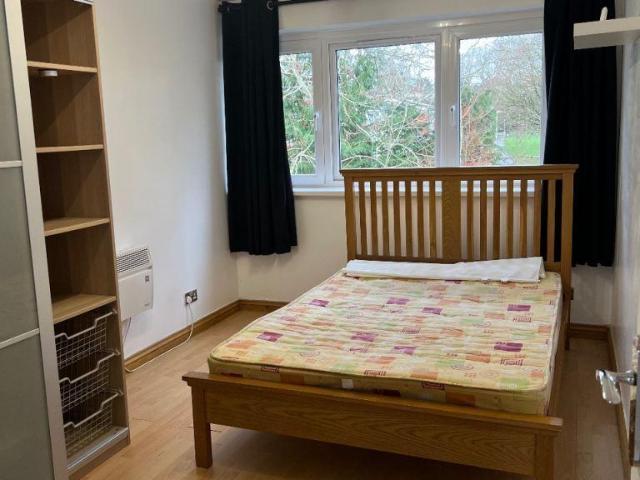 Room for rent in Falcon Lodge, Wales