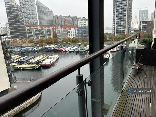 Room for rent in Boardwalk Place, Blackwall