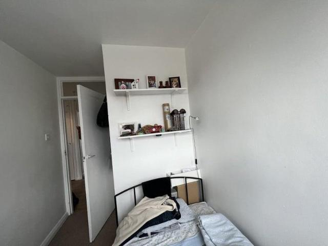 Room for rent in North Kensington, Greater London