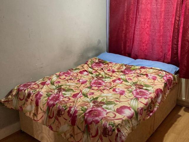Room for rent in Loxford, Greater London