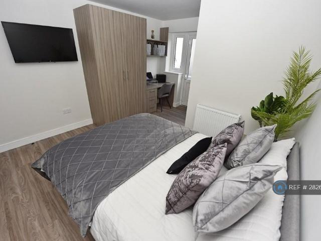 Room for rent in Roby Mill, Lancashire